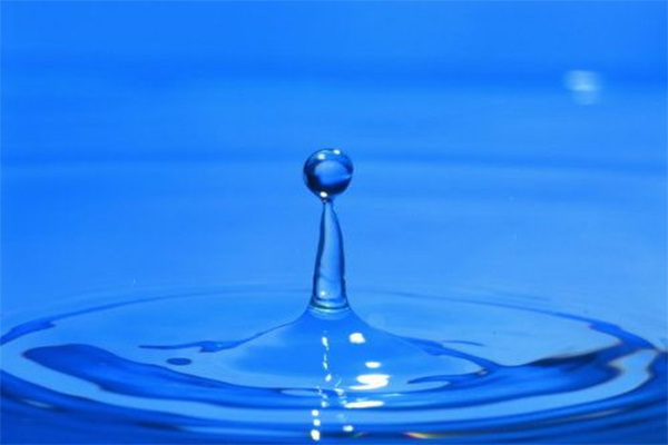 水
